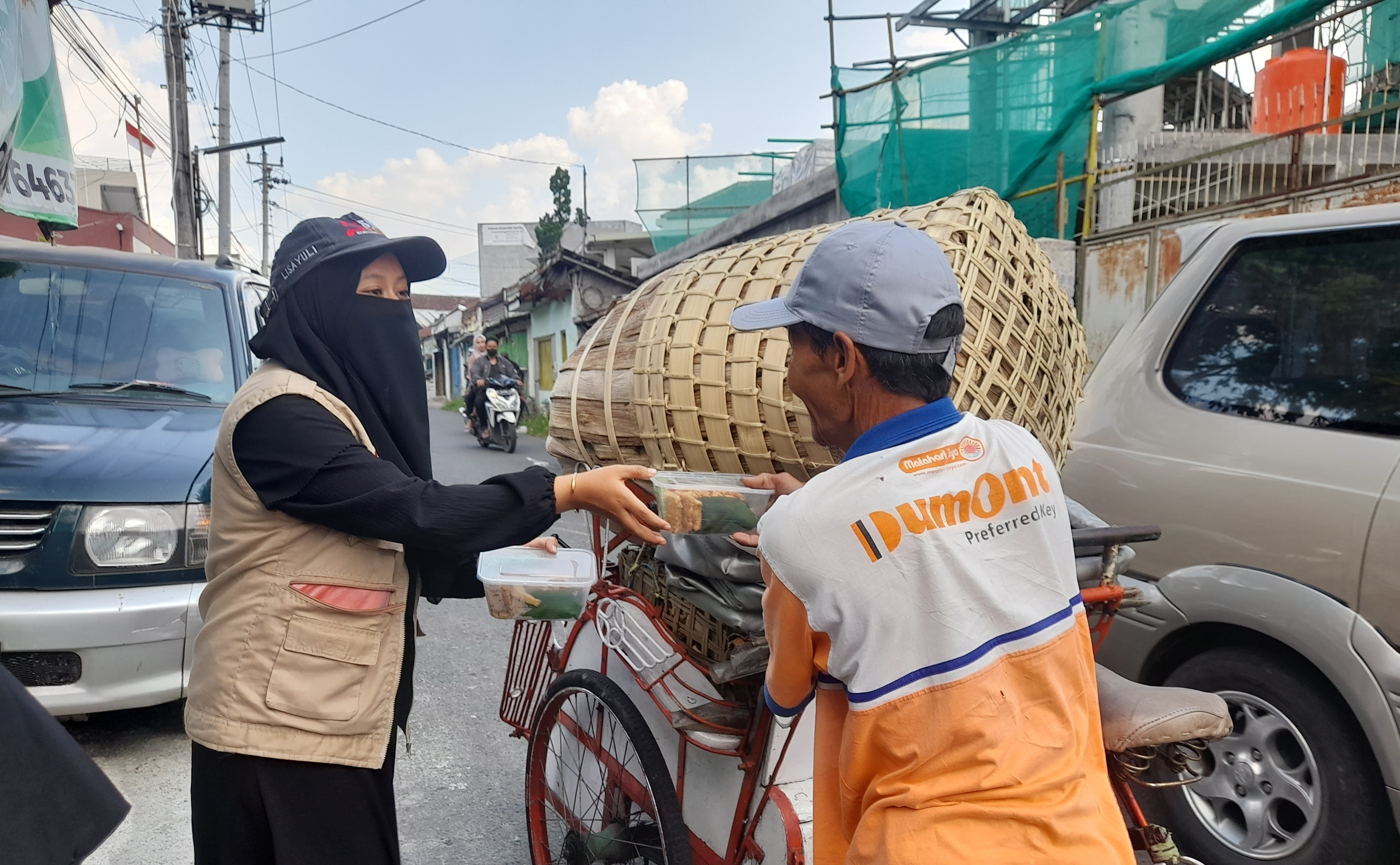 Siaga Peduli Temanggung Bagikan Paket Sembako Untuk Pejuang Nafkah di Wilayah Temanggung