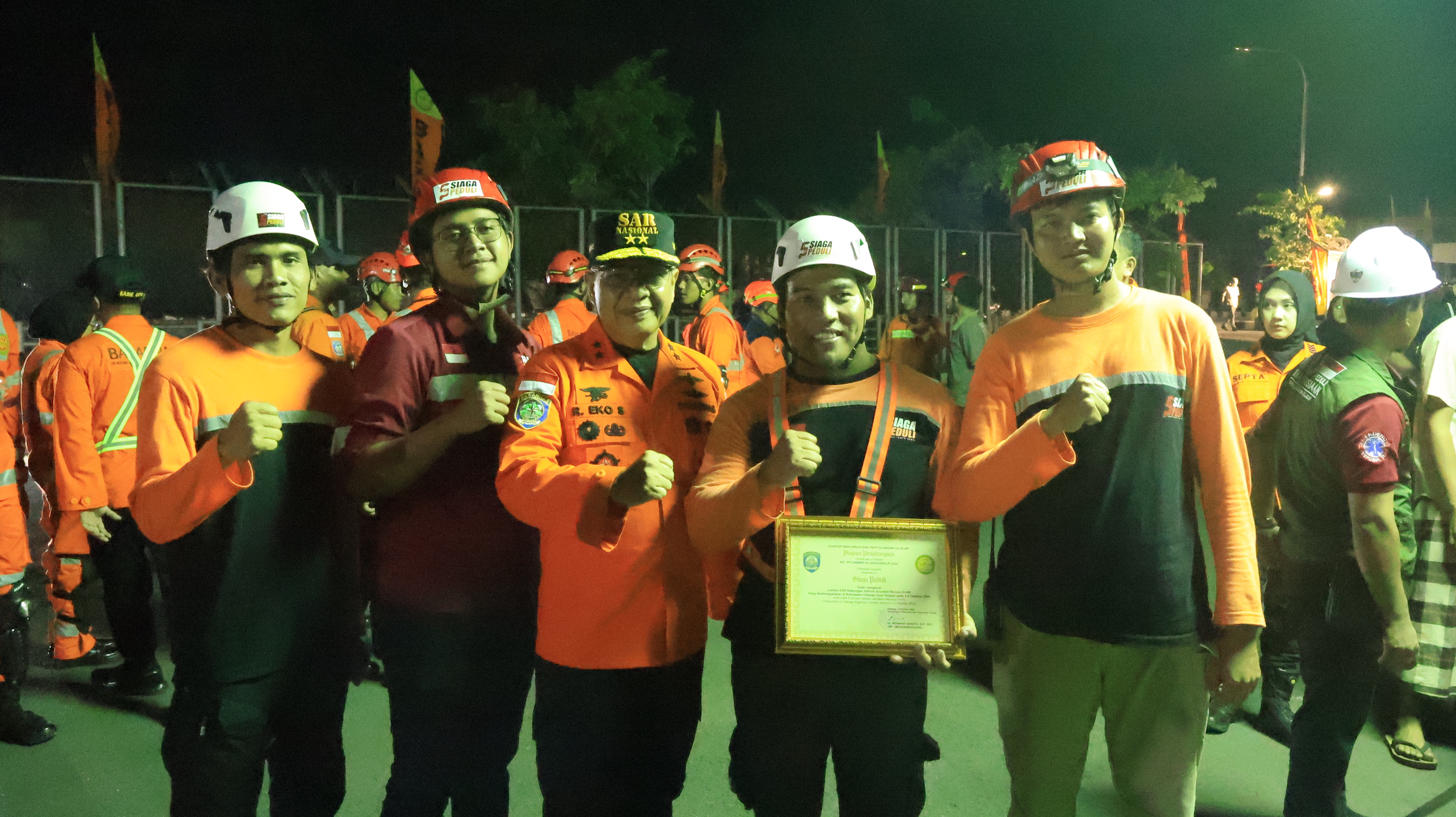 Siaga Peduli Ikut Serta Badan Nasional Pencarian dan Pertolongan (BASARNAS) Cilacap @basarnas_cilacap @sar_nasional menggelar Latihan SAR Gabungan Kecelakaan