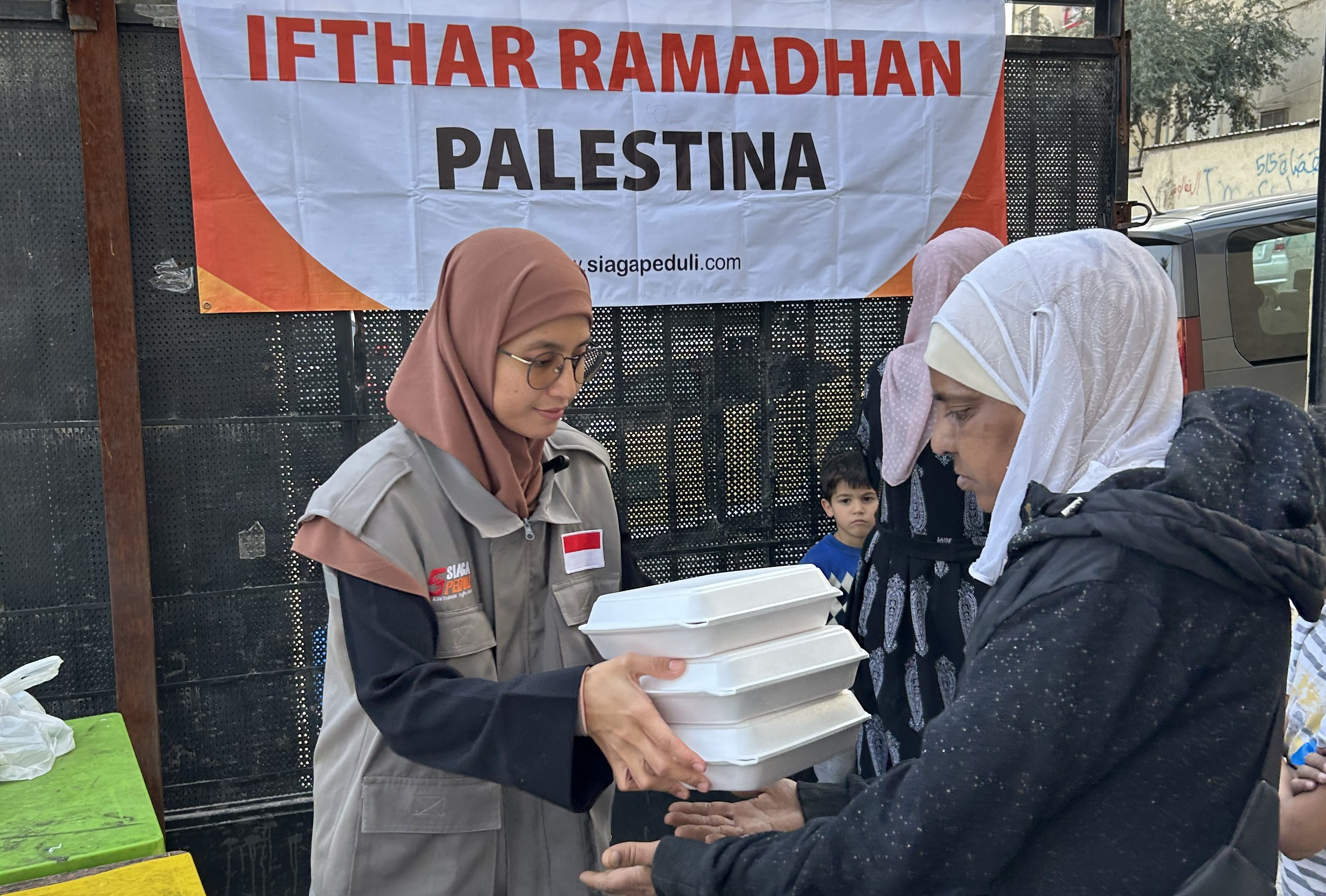 Hadiah Cinta dari Indonesia untuk Palestina di Camp Mahhatah
