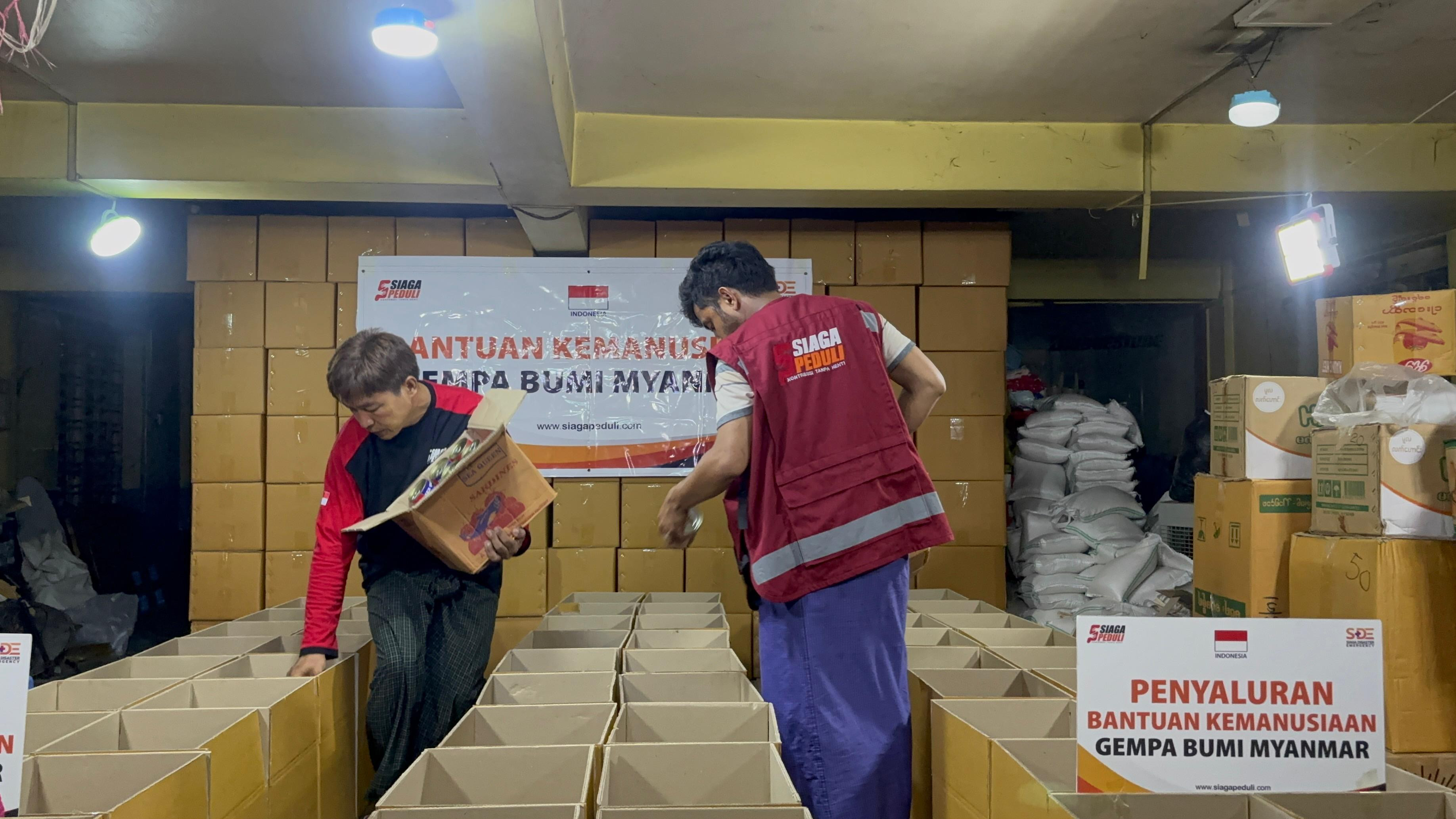 Proses Paking Bantuan untuk Myanmar: Menjawab Panggilan Kemanusiaan